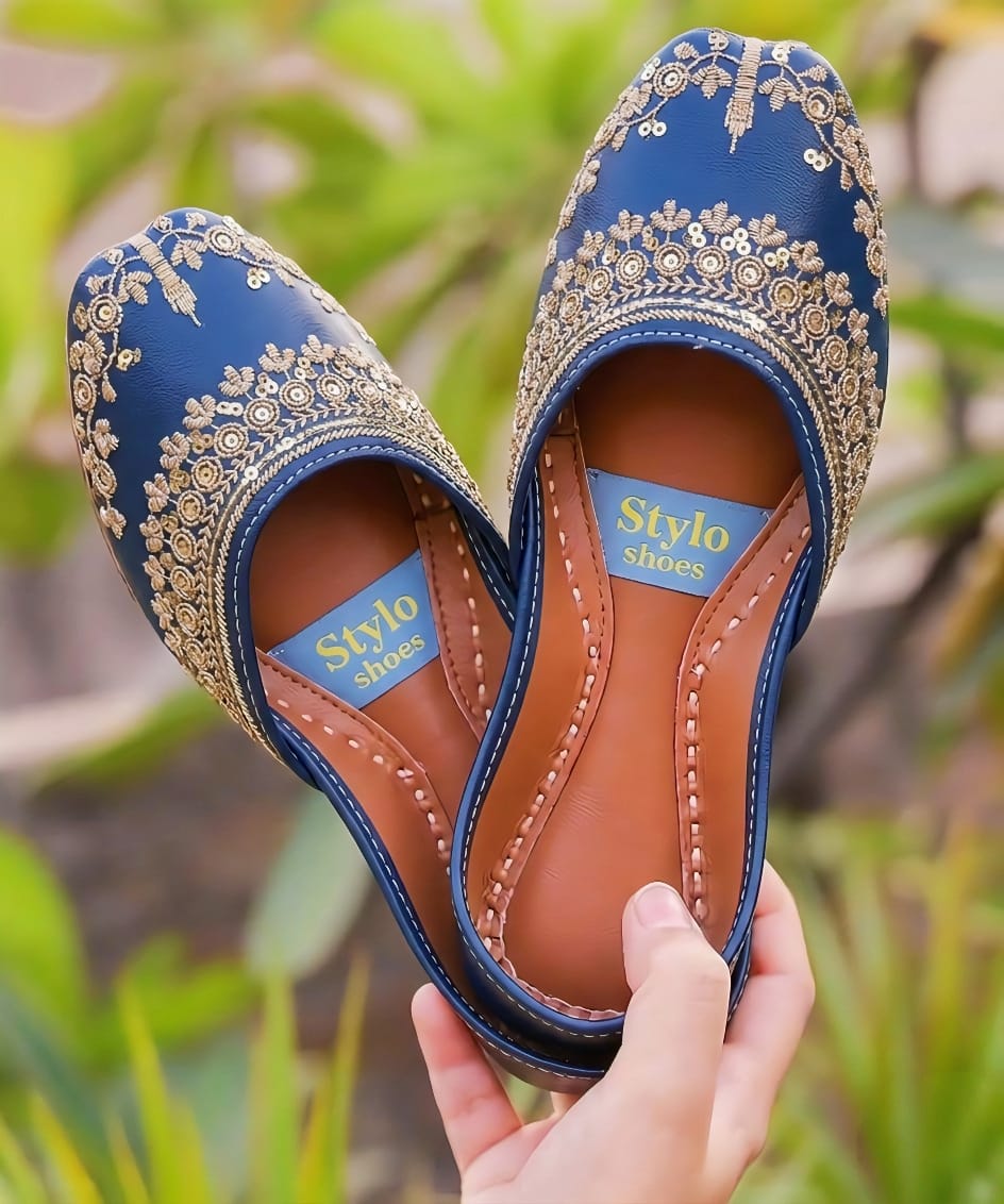 Comfortable fancy khussa shoes