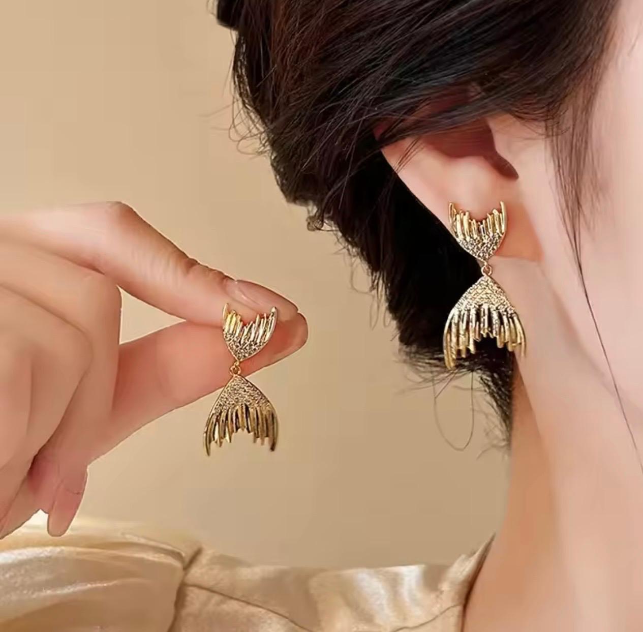 Fish Tail Shaped Korean Tops Earrings – Premium Quality Stylish Studs (Pair)