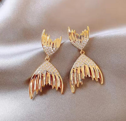 Fish Tail Shaped Korean Tops Earrings – Premium Quality Stylish Studs (Pair)