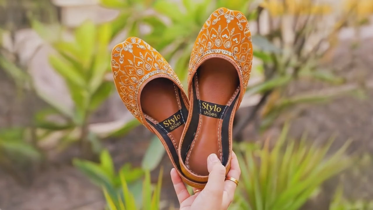 Stylish Eid khussa collection for girl
