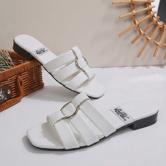 Comfortable ladies low heel shoes